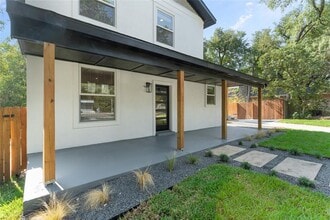 3301 Duval St in Austin, TX - Building Photo - Building Photo