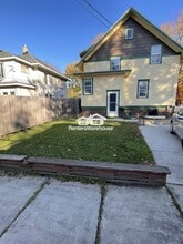 826 1st St NW in Rochester, MN - Building Photo - Building Photo