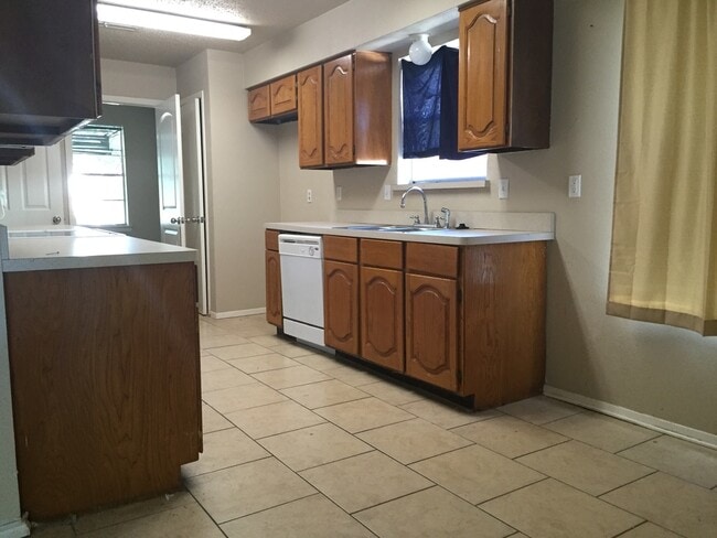 2912 Emerald Dr in Mesquite, TX - Building Photo - Building Photo