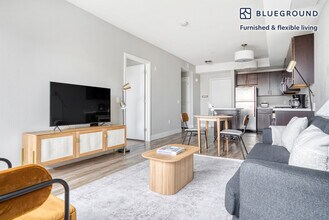555 San Antonio Rd in Mountain View, CA - Building Photo - Building Photo