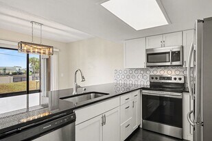 1011 Clearmont St NE in Palm Bay, FL - Building Photo