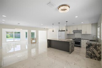 2116 SE 18th St in Fort Lauderdale, FL - Building Photo - Building Photo