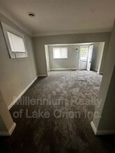 8669 Hupp Ave in Warren, MI - Building Photo - Building Photo