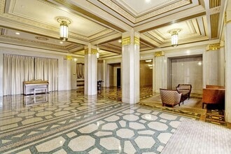 4 Beacon Way, Unit 808 in Jersey City, NJ - Foto de edificio - Building Photo