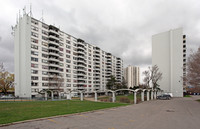 Mapleview Residences in Toronto, ON - Building Photo - Building Photo