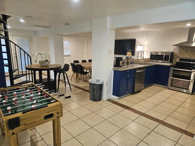 812 Marlin St in Hitchcock, TX - Building Photo - Building Photo