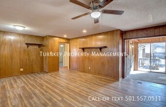 9717 Overby Ct in Little Rock, AR - Foto de edificio - Building Photo