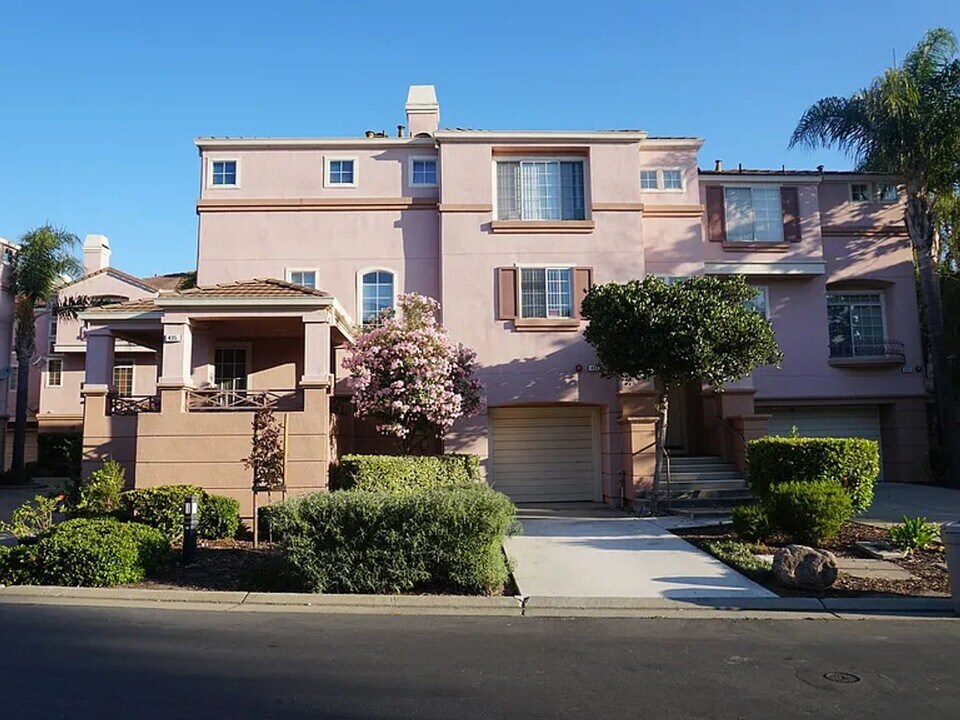 433 Terra Mesa Way in Milpitas, CA - Foto de edificio