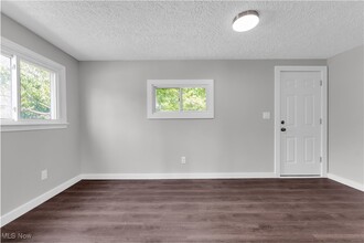 17308 Grovewood Ave in Cleveland, OH - Building Photo - Building Photo