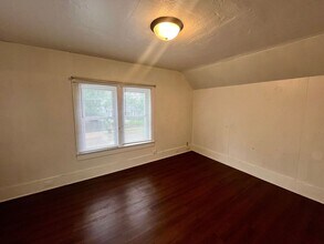 711 Adler Rd-Unit -#A ( Upper ) in Marshfield, WI - Building Photo - Building Photo