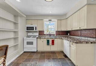 706 Townsend Dr in Algonac, MI - Building Photo - Building Photo