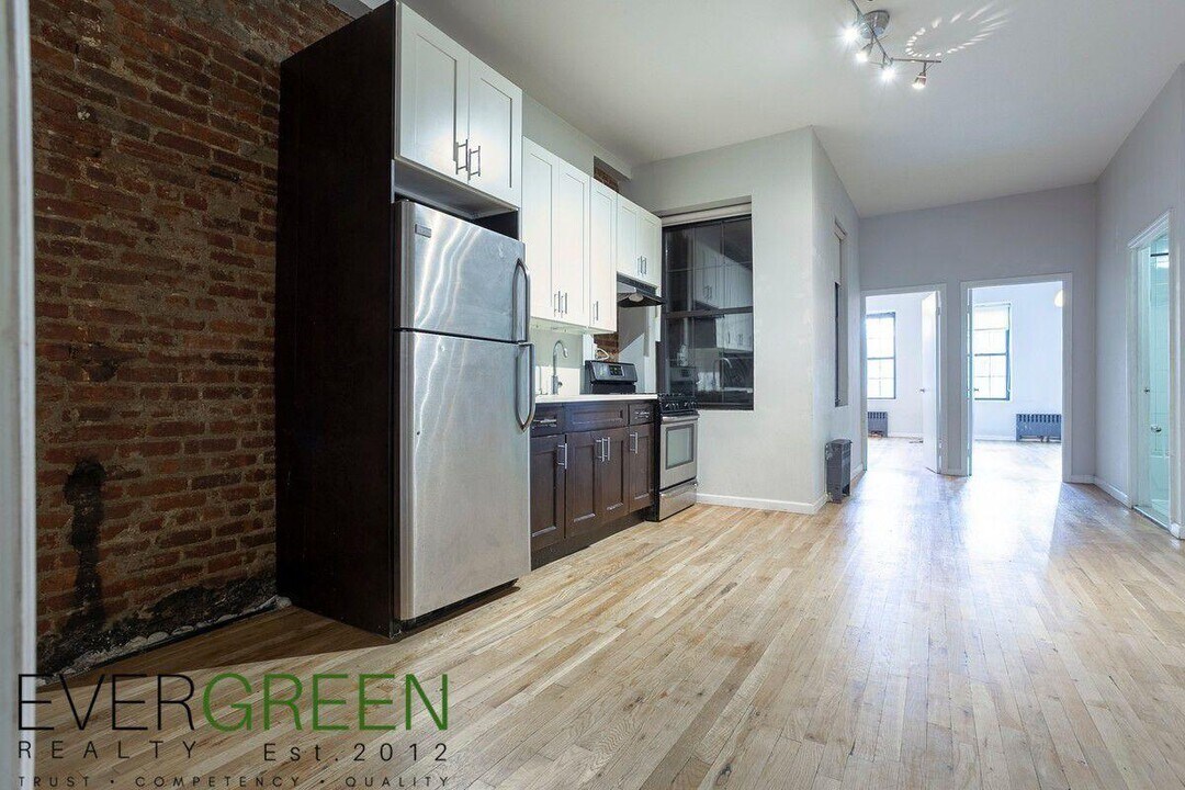 1120 Broadway in Brooklyn, NY - Building Photo