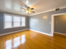 8305 S Ashland Ave in Chicago, IL - Building Photo