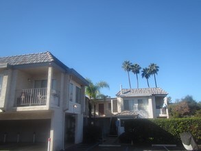 9410 Winter Gardens Blvd in Lakeside, CA - Foto de edificio - Building Photo