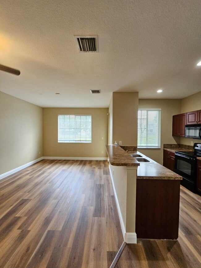 property at 1989 Nassau Dr
