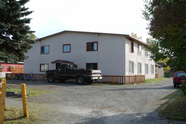 400 W 11th Ave in Anchorage, AK - Foto de edificio - Building Photo