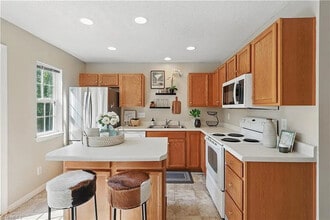 88 Tannenbaum Cir in Greensboro, NC - Building Photo - Building Photo