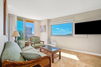 2045 Kalakaua Ave in Honolulu, HI - Building Photo - Building Photo