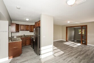 5835 SW 117th Ave in Miami, FL - Building Photo - Building Photo