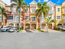 2331 Vintage Dr in Lighthouse Point, FL - Building Photo