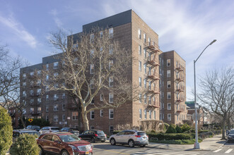 2265 Ocean Pky in Brooklyn, NY - Building Photo - Building Photo