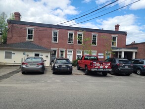 11 Mechanic St, Unit Next Level in Gardiner, ME - Foto de edificio - Building Photo