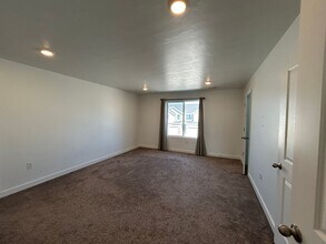 1712 E Fall St in Eagle Mountain, UT - Building Photo - Building Photo