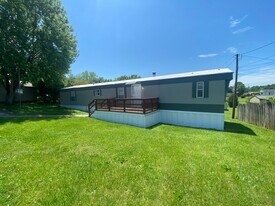 1705 Creason Dr in Maryville, TN - Building Photo