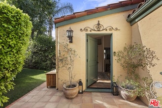 7445 Palo Vista Dr in Los Angeles, CA - Building Photo - Building Photo