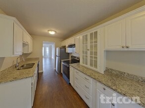 7290 Oakley Ct in Union City, GA - Foto de edificio - Building Photo