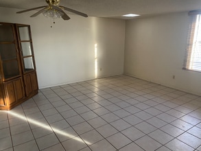 1021 W Edgewater Dr in Tucson, AZ - Foto de edificio - Building Photo