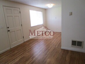 588-592 Cinderella Loop in Eugene, OR - Building Photo - Building Photo