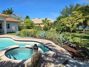 15066 SW 39th St in Davie, FL - Building Photo - Building Photo