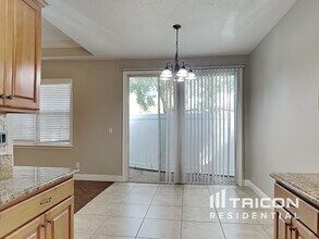 605 Arlington Ct in Eustis, FL - Building Photo - Building Photo