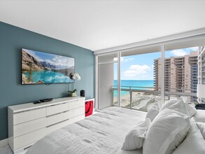6801 Collins Ave, Unit 1208 in Miami Beach, FL - Foto de edificio - Building Photo