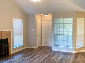 12305 Tomanet Trail in Austin, TX - Building Photo - Building Photo