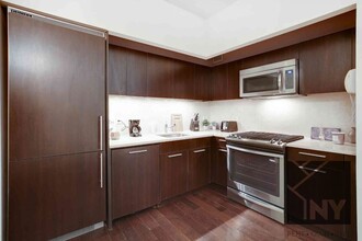 99 Water St in New York, NY - Building Photo - Building Photo