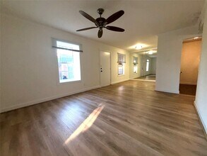 9029 Gaylord Dr in Houston, TX - Building Photo - Building Photo