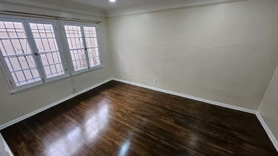 120 N Gale Dr, Unit 120 in Beverly Hills, CA - Building Photo - Building Photo