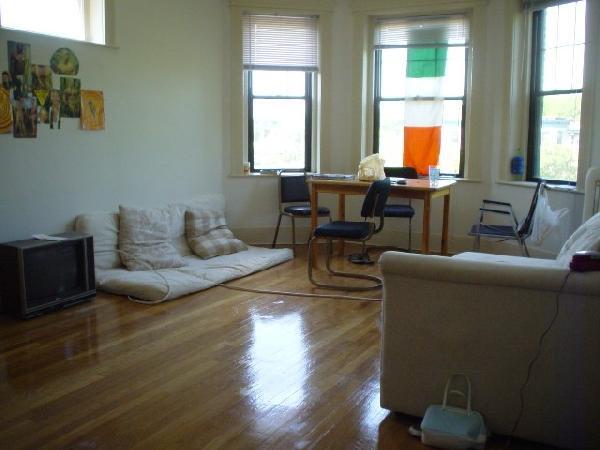 1412 Commonwealth Ave, Unit 6 in Boston, MA - Building Photo