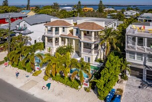 2203 Avenue C in Bradenton Beach, FL - Building Photo