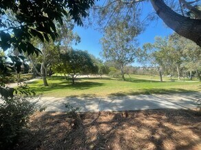 3253 Caminito Eastbluff in San Diego, CA - Building Photo - Building Photo