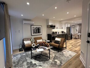 12 Batavia Av in Toronto, ON - Building Photo - Building Photo