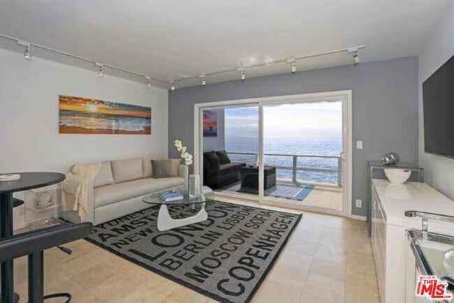 20638 Pacific Coast Hwy-Unit -7 in Malibu, CA - Building Photo - Building Photo