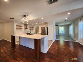 521 Willow Ave in New Braunfels, TX - Building Photo - Building Photo