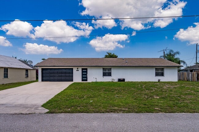 160 Marie Dr in West Palm Beach, FL - Building Photo - Building Photo