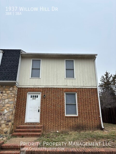 property at 1937 Willow Hill Dr