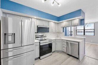 105 Lake Emerald Dr, Unit 108 in Oakland Park, FL - Building Photo - Building Photo