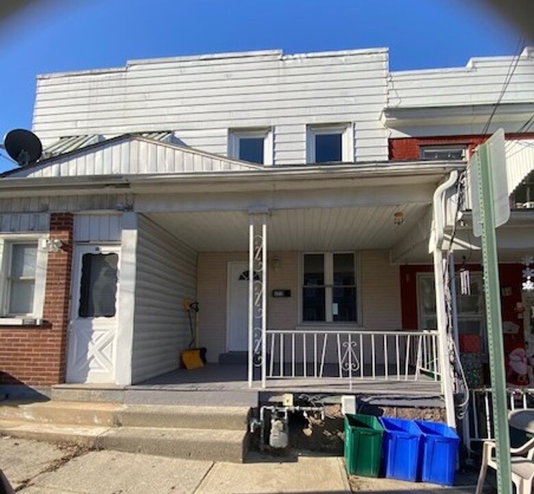 670 Hayes St in Bethlehem, PA - Building Photo