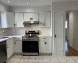 62 Graywood Rd in Port Washington, NY - Building Photo - Building Photo